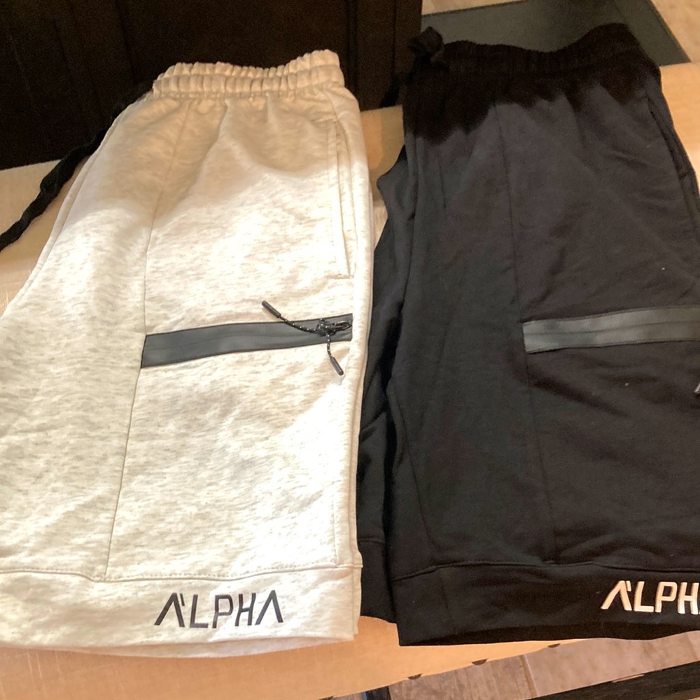 2 men’s shorts never worn size says M but they run small